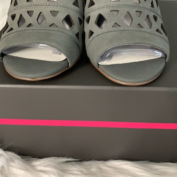 Vince Camuto Deverly Sandal Size 6.5 Wide - Picture 8 of 12